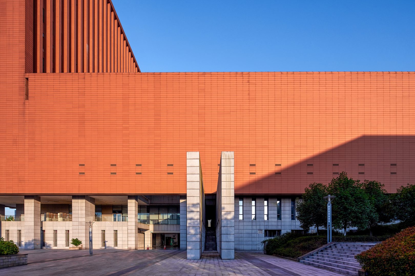 重庆大学虎溪校区图文信息中心 – 汤桦建筑设计事务所